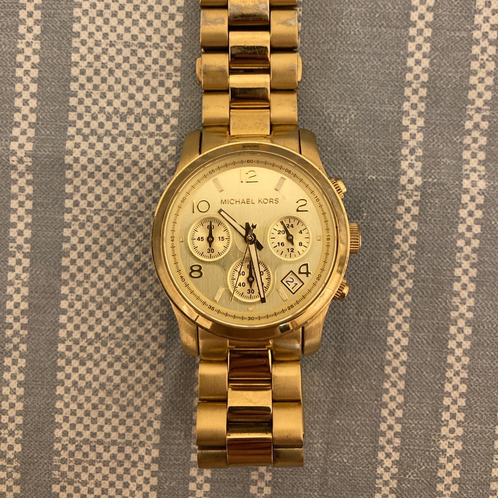 Michael Kors Mid-Size Runway MK5055 Wrist Watch Chronograph Gold NEEDS BATTERY